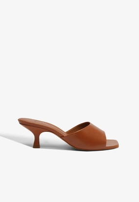 Dethalia Nappa Leather Sandal Ergonomic Design