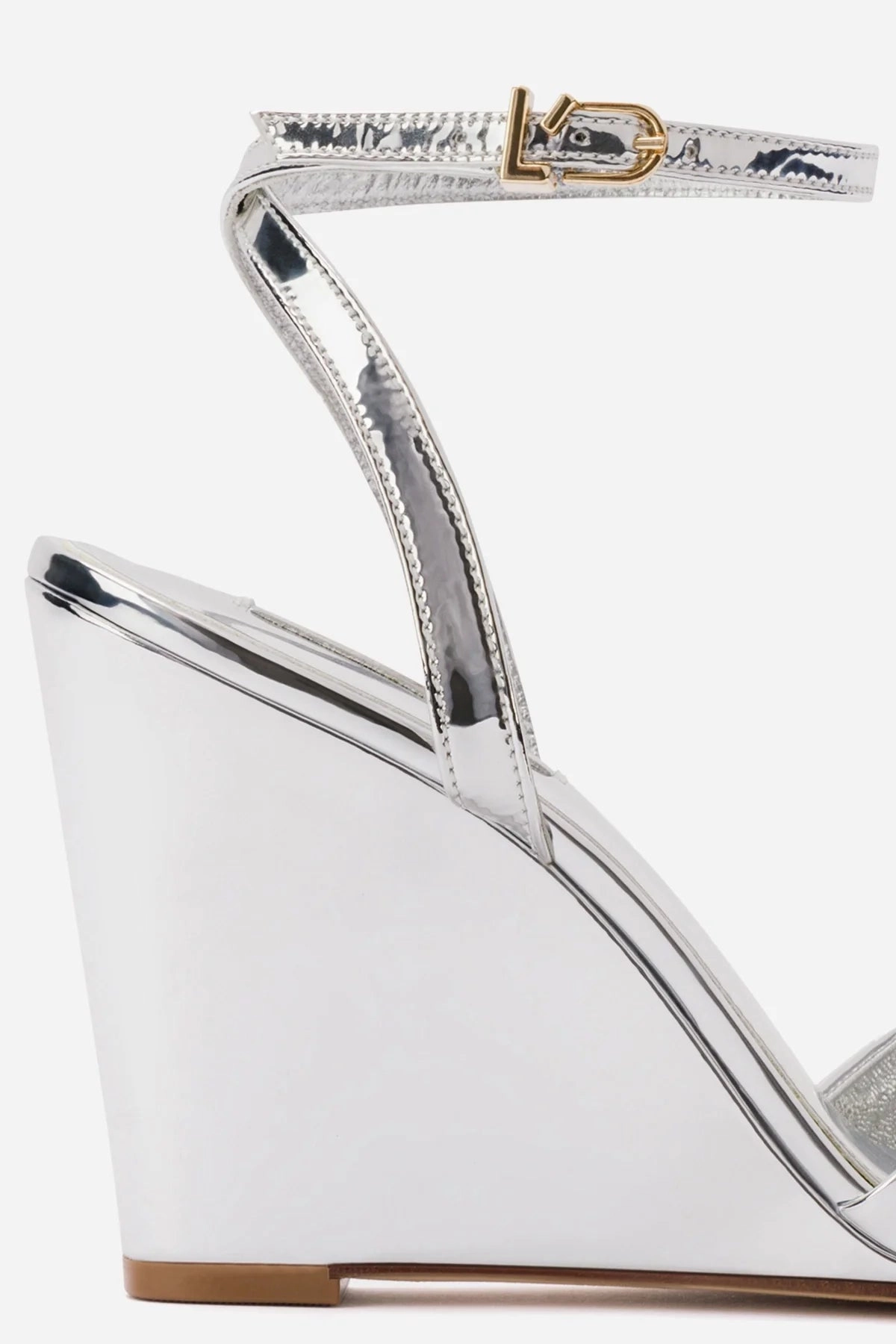 Seamless construction Blister Free Seams Yves Wedge In Silver Specchio