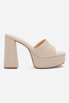adjustable fit shoes Leisure Vibe Bold Sandal Designs Dolly Mule In Natural Raffia