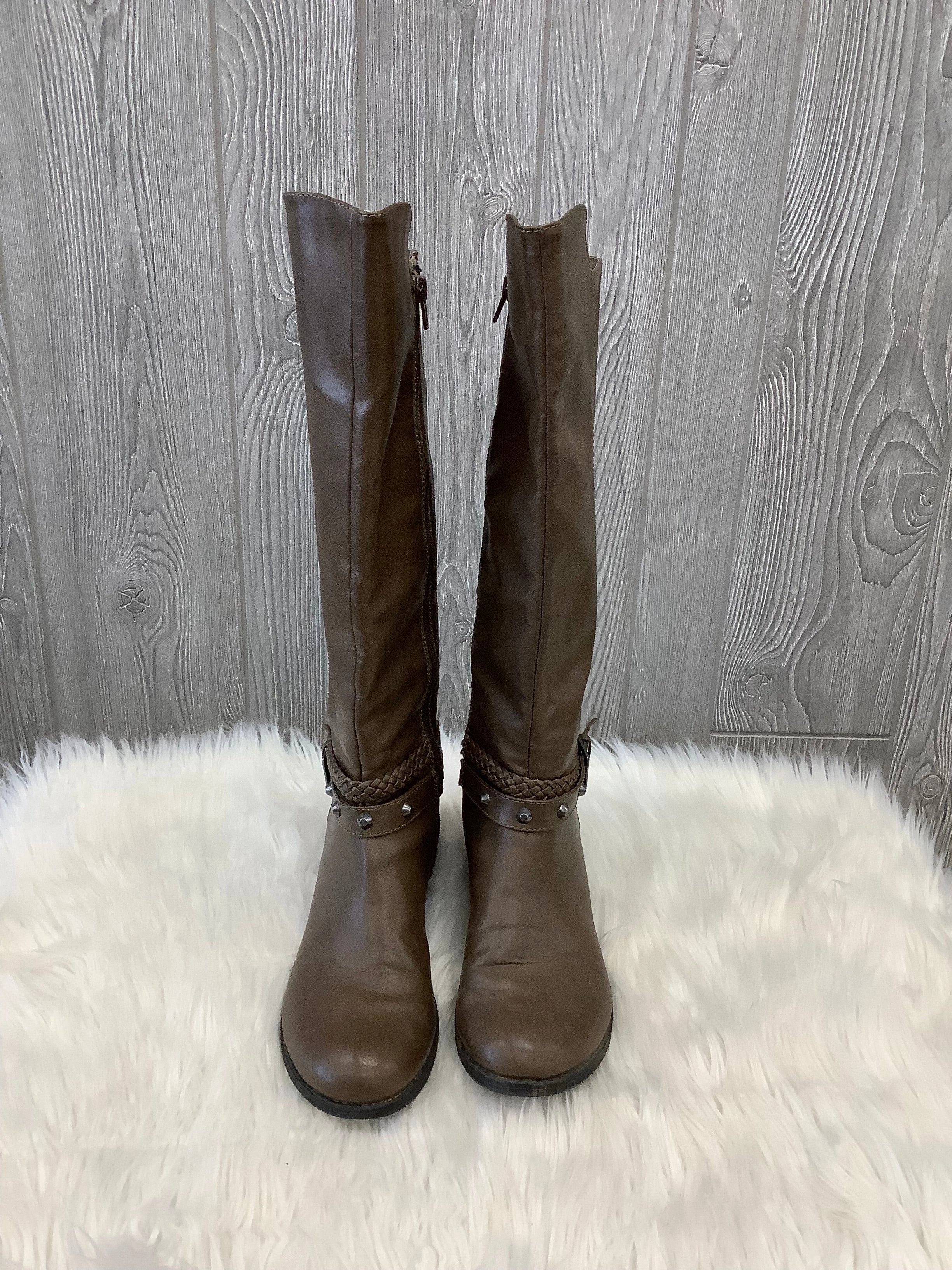 Boots Knee Flats By Arizona  Size: 9 Durable Shell Urban Traveler Open Toe Design
