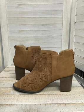 Built For Work Padded Interior City Walking Boots Knee Flats By Cato In Brown, Size: 8