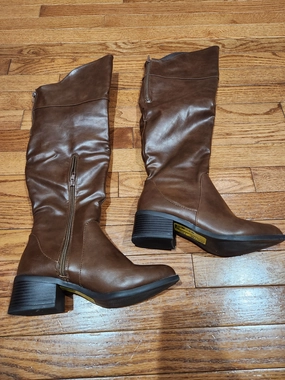 Boots Knee Flats By Charlotte Russe  Size: 7 Dust Guard