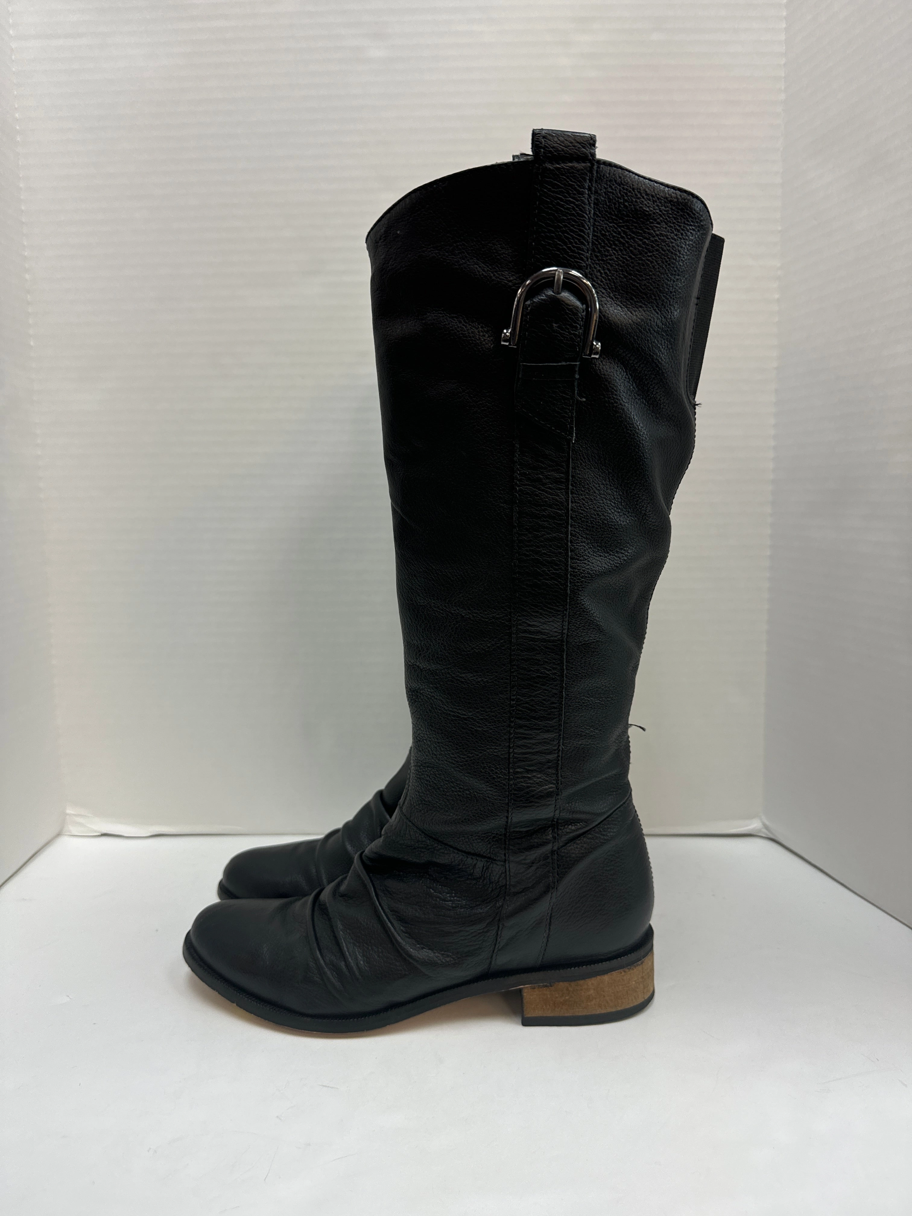Resistant Layer Crisp Lines Boots Knee Flats By Clothes Mentor In Black, Size: 6