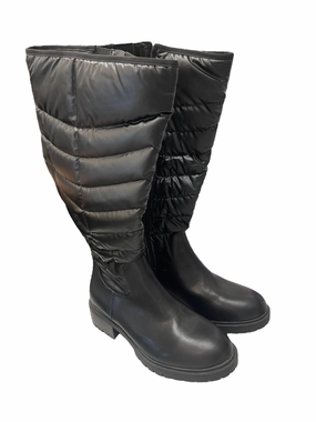 Subtle Finish Boots Knee Flats By Torrid  Size: 9.5