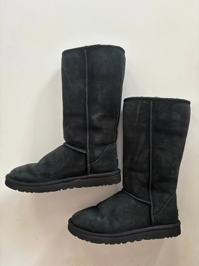 Seamless Comfort Snow Trekker Heel Stabilizer Boots Knee Flats By Ugg In Black, Size: 7