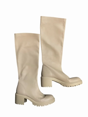 Boots Knee Heels By Aquazzura In Cream, Size: 6 Day Hike