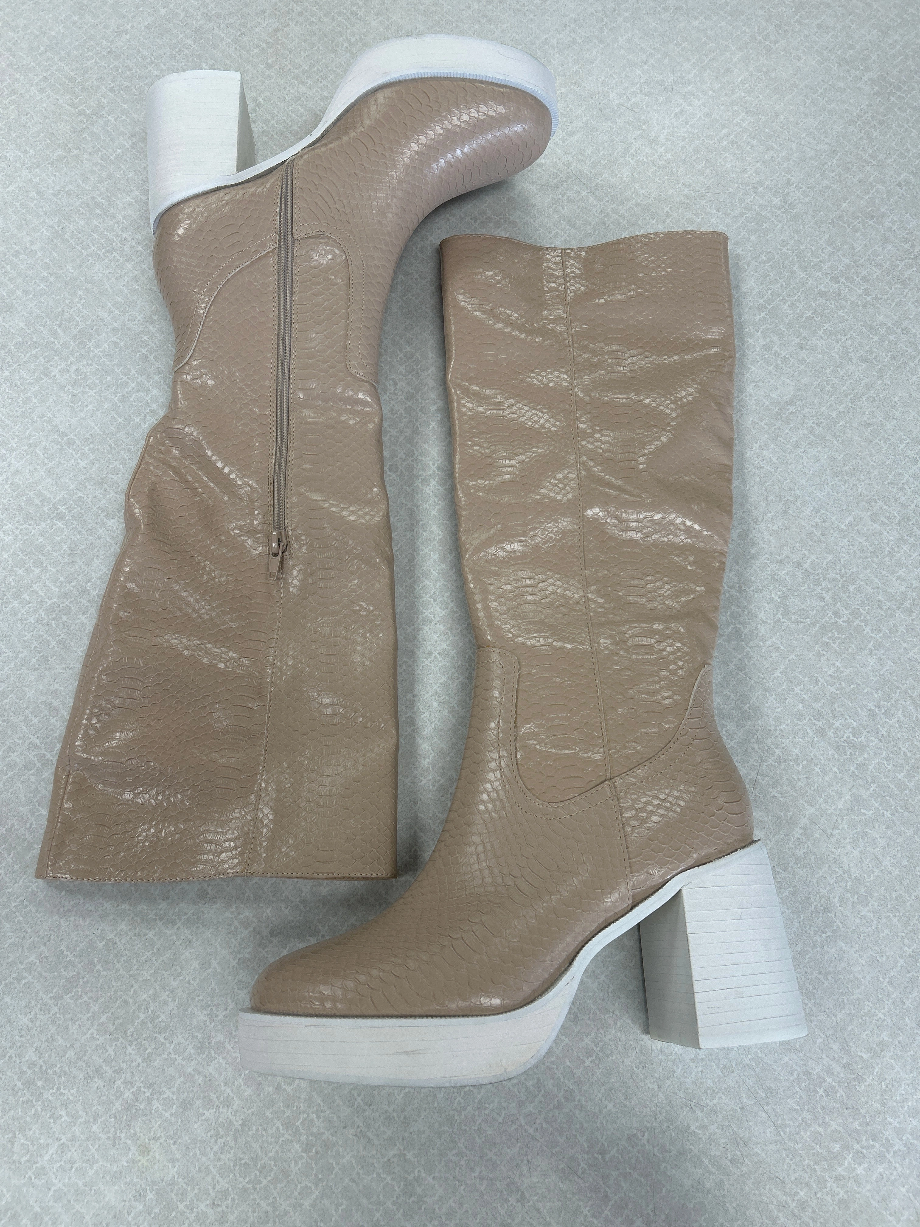 BOOTS KNEE HEELS by OASIS SOCIETY In TAN & WHITE, Size: 8 Mountain use Rugged Built City Walking