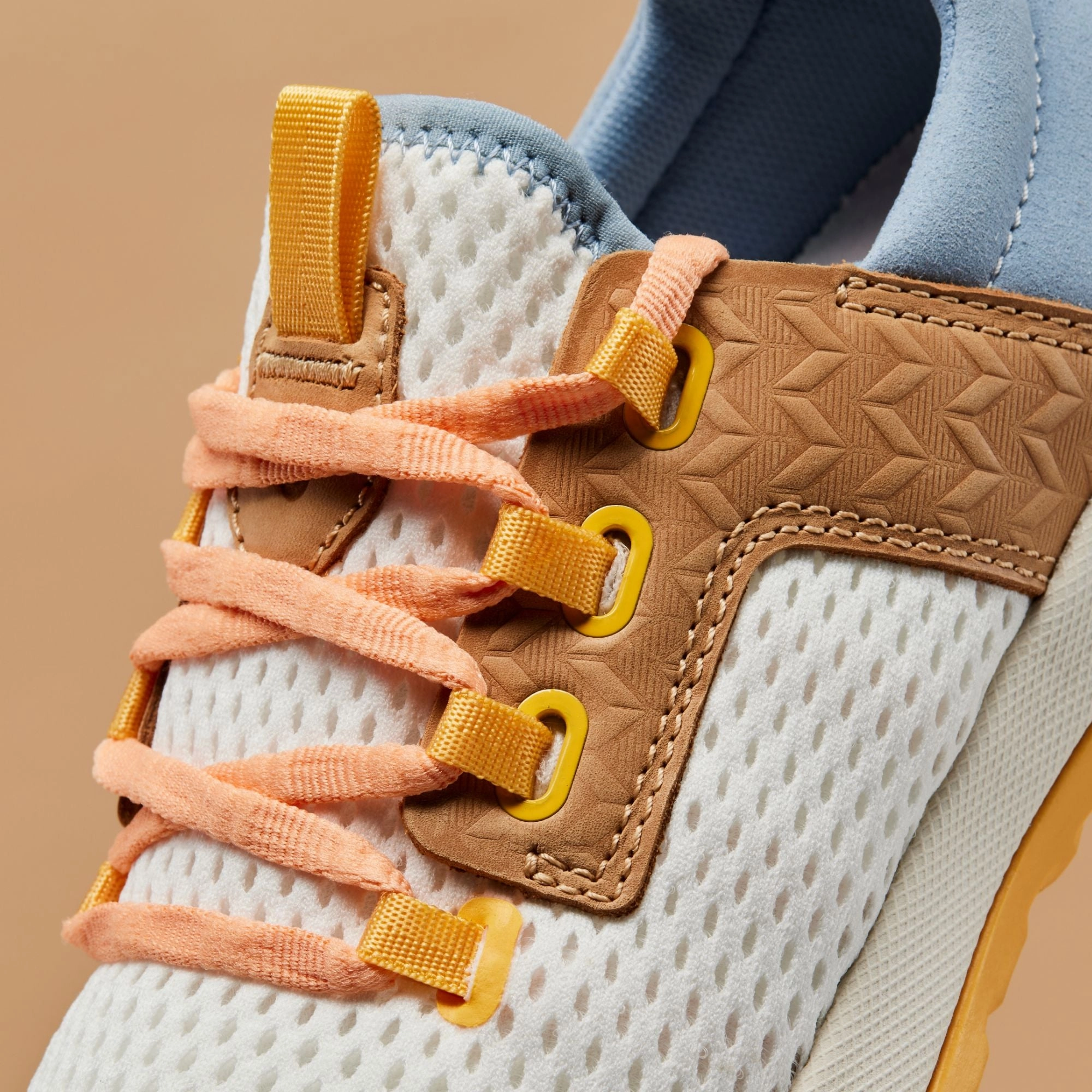 Wailuku - Bright White / Sea Ice Shock Absorption Midsole