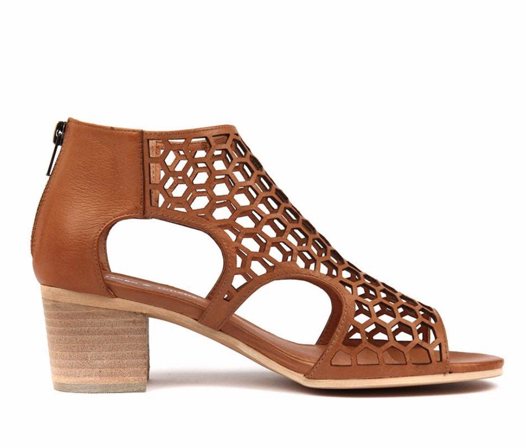 Django & Juliette Bostik Leather ~ Tan ~ Black Polished Look Comfort Fit