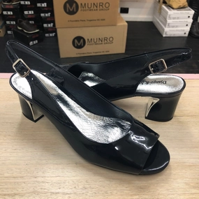 Django & Juliette ~ Jianas Patent Navy ~ Patent Ivory ~ Leather Business Look Soft Material