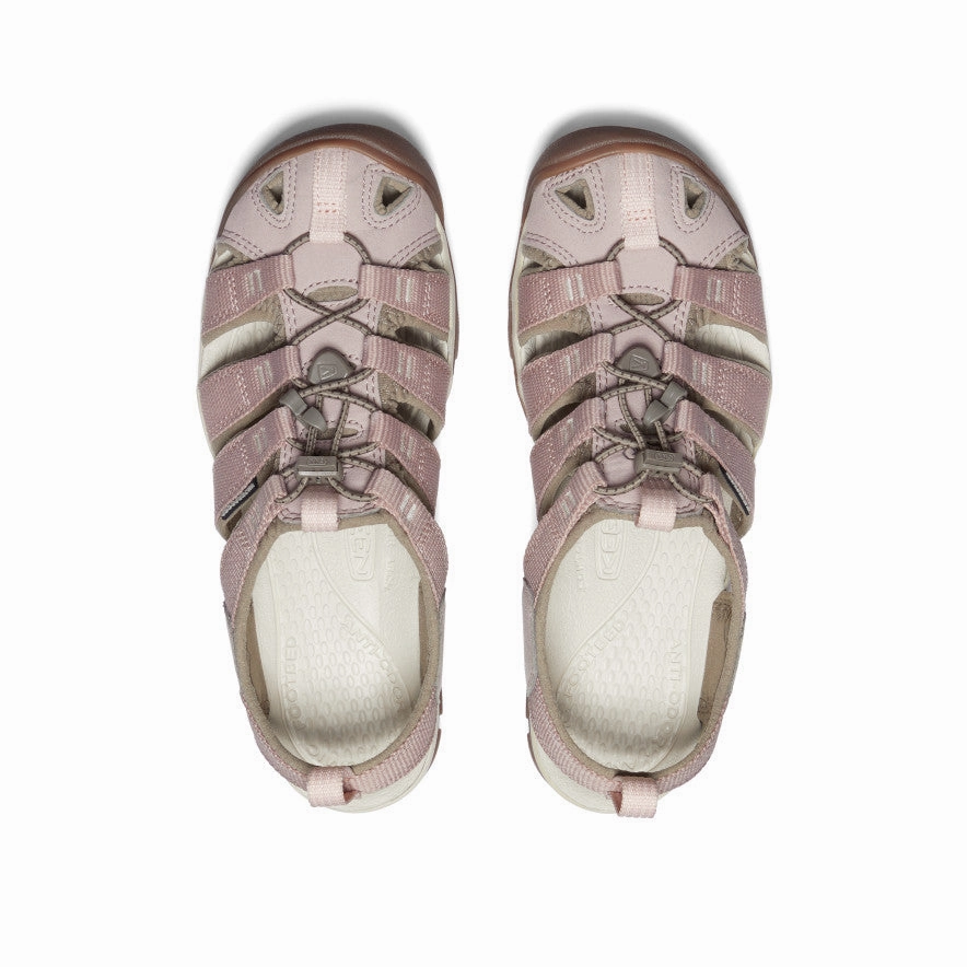 Women's Clearwater CNX Sandal  |  Timberwolf/Fawn Step Ready