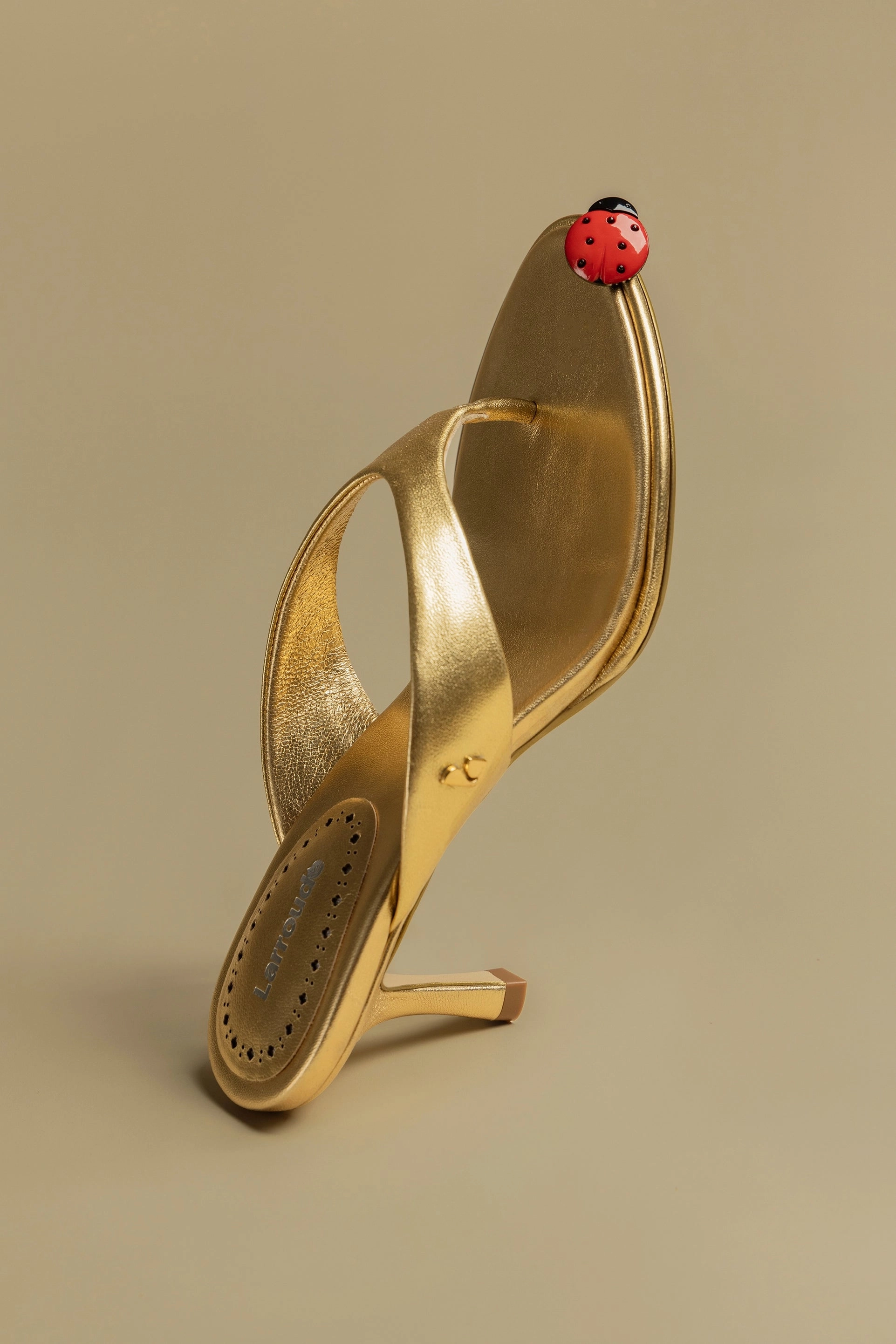 Gaia Sandal In Gold Metallic Leather Quick-Dry Tech Open Finish