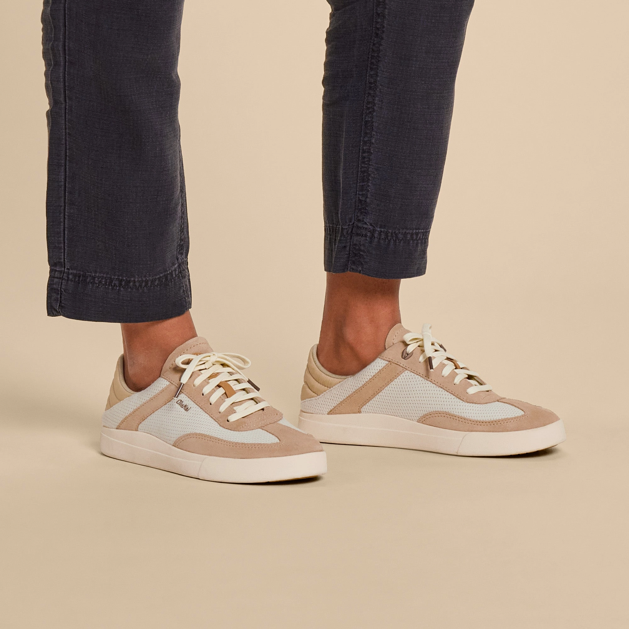 K??lea - Tan / Tapa Balanced Heel Counter Contoured Footbed