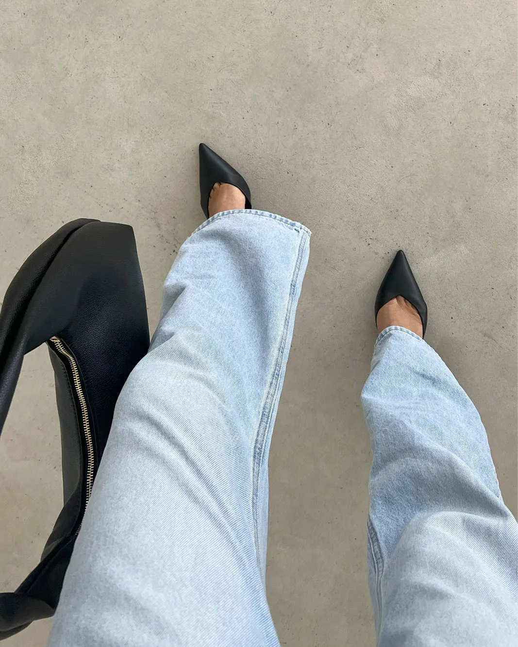 KAREY - BLACK Round Cut