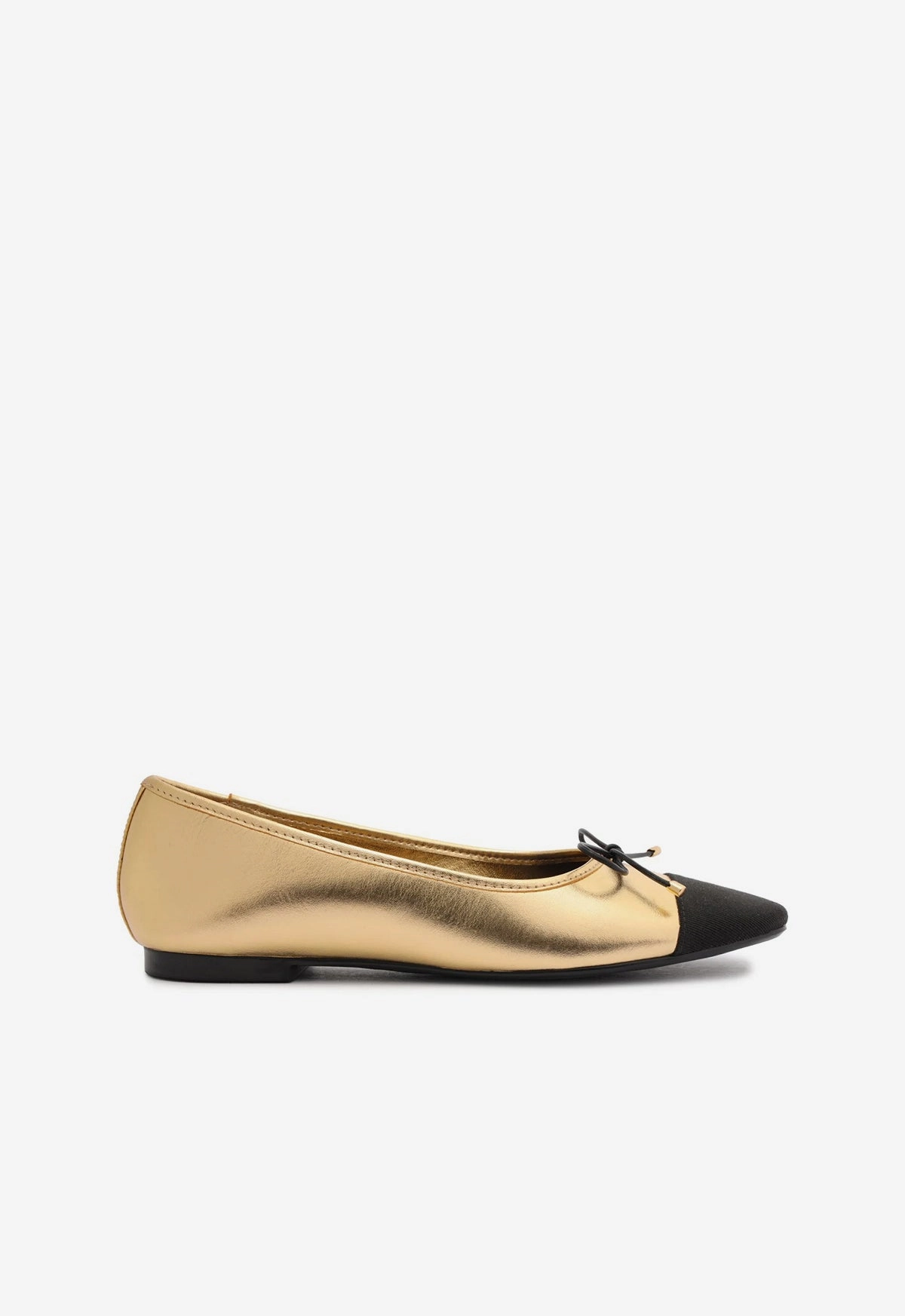 Lightweight Design Feather Light Travel Enthusiasts Arissa Metallic Leather Flat