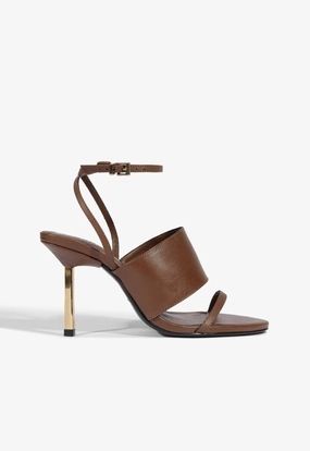 Point Cut Malene Sandal