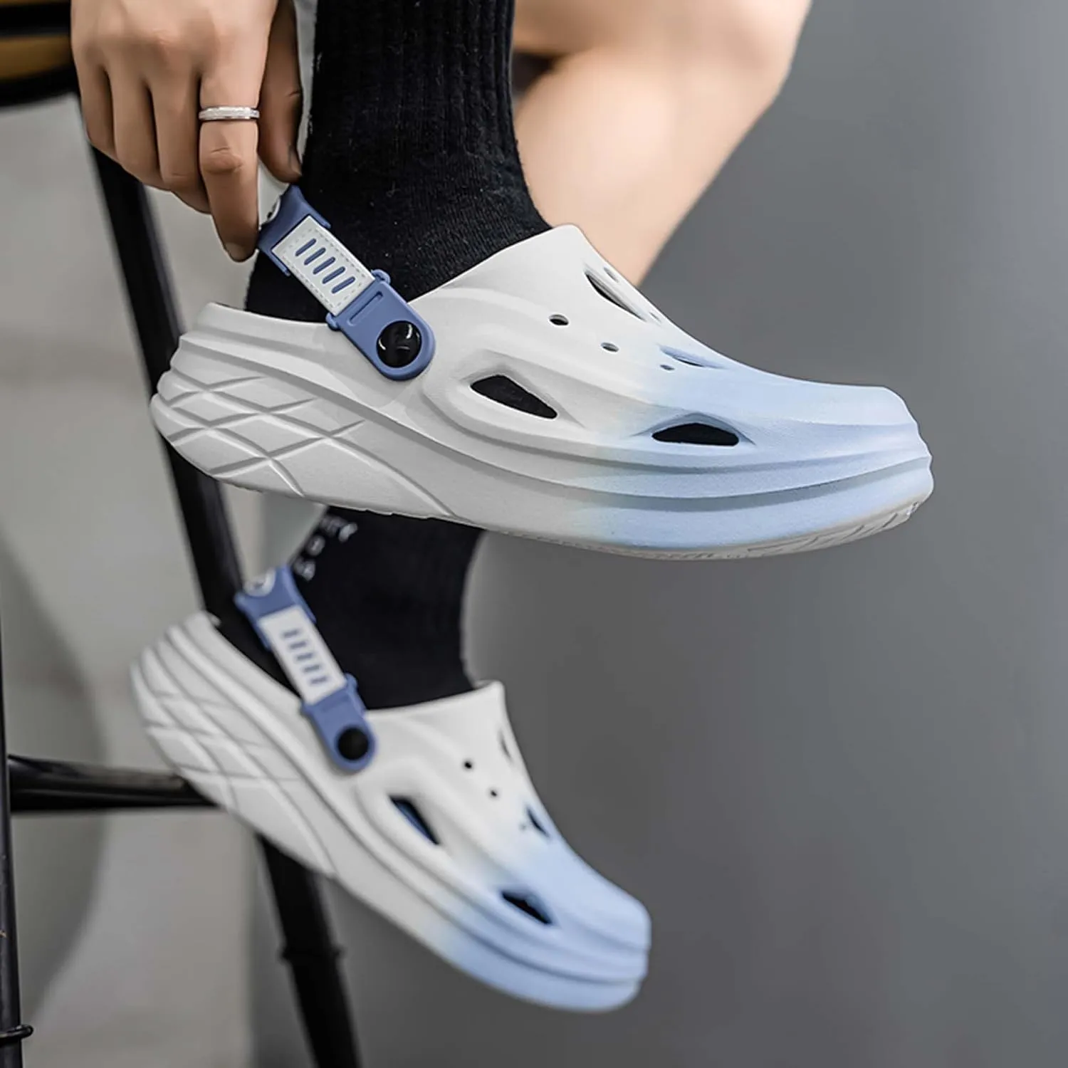 Men's and women's perforated shoes with non slip thick soled EVA sandals for external wear
