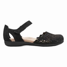 Neat Guard Bronnie Casual Slip-On Perforated Sandals