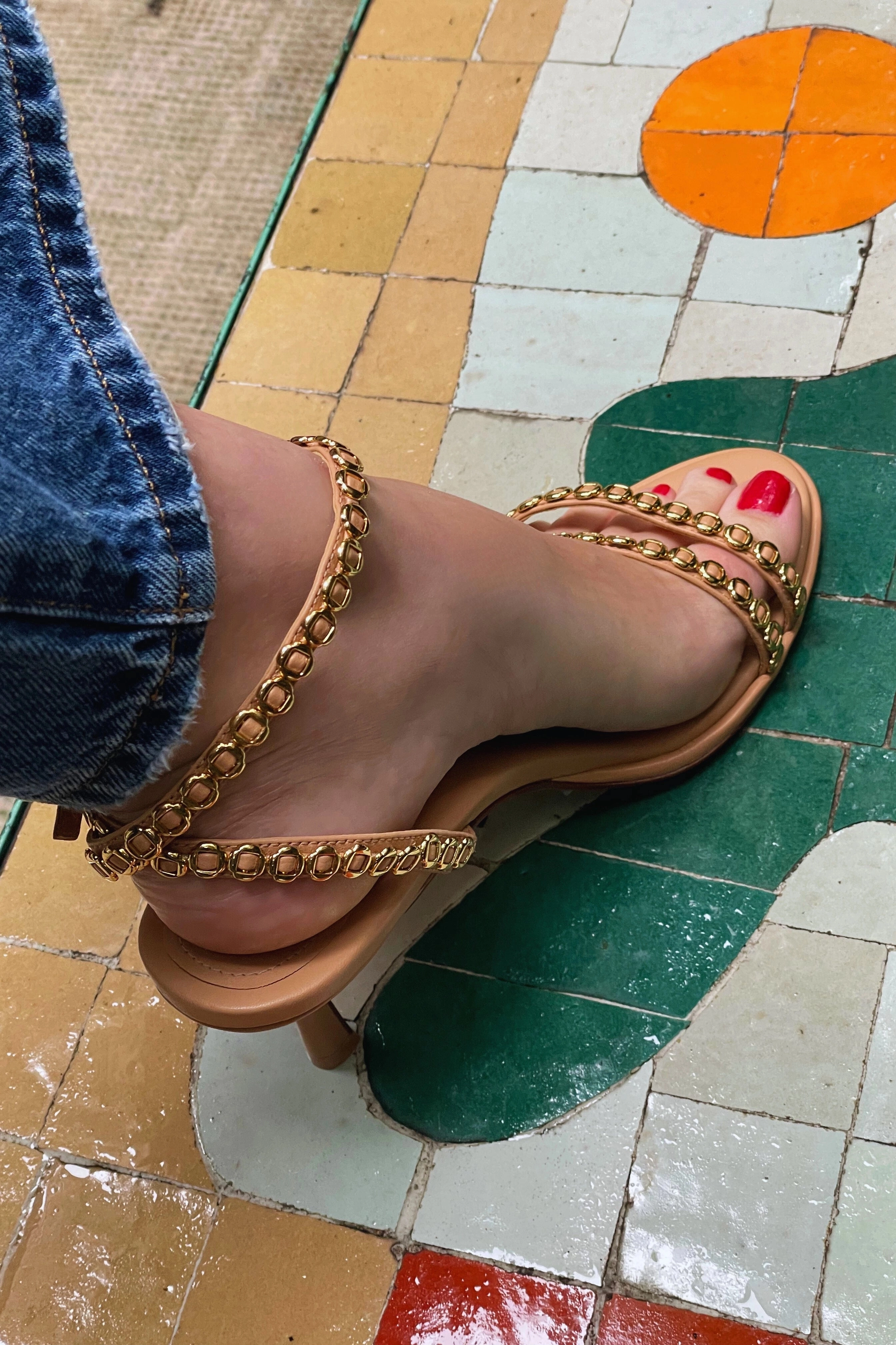 No-Fuss Wear Ergonomic Contour Shape Milanina Mini Sandal In Tan Leather Secure Wrap