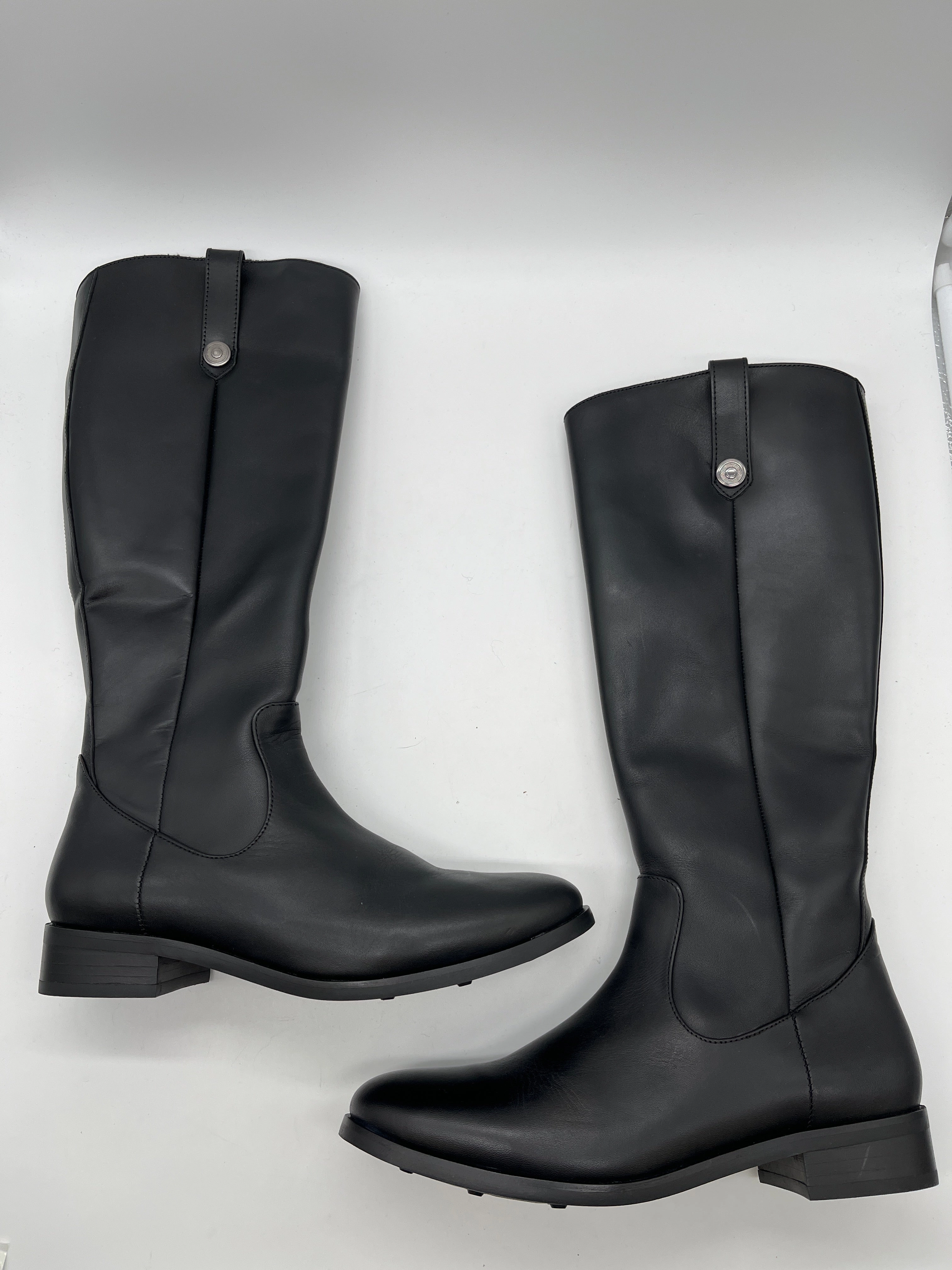 Flexible Frame Rough Terrain Boots Knee Flats By Clothes Mentor In Black, Size: 9