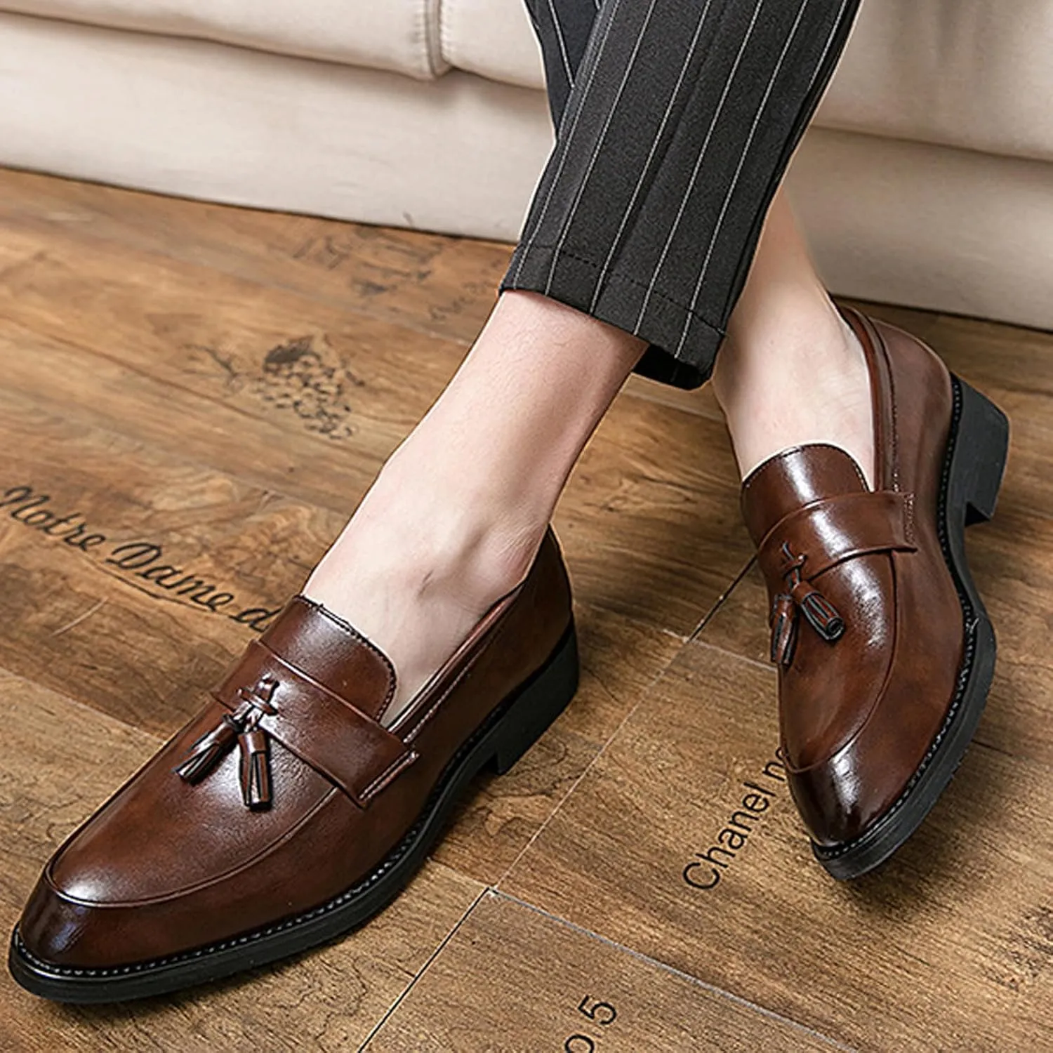 NELSBREXMen'S Leather Chunky Heel Dress Loafers Retro Pointed Tassel Breathable Non-Slip Slip-On Business Wedding Formal Shoes