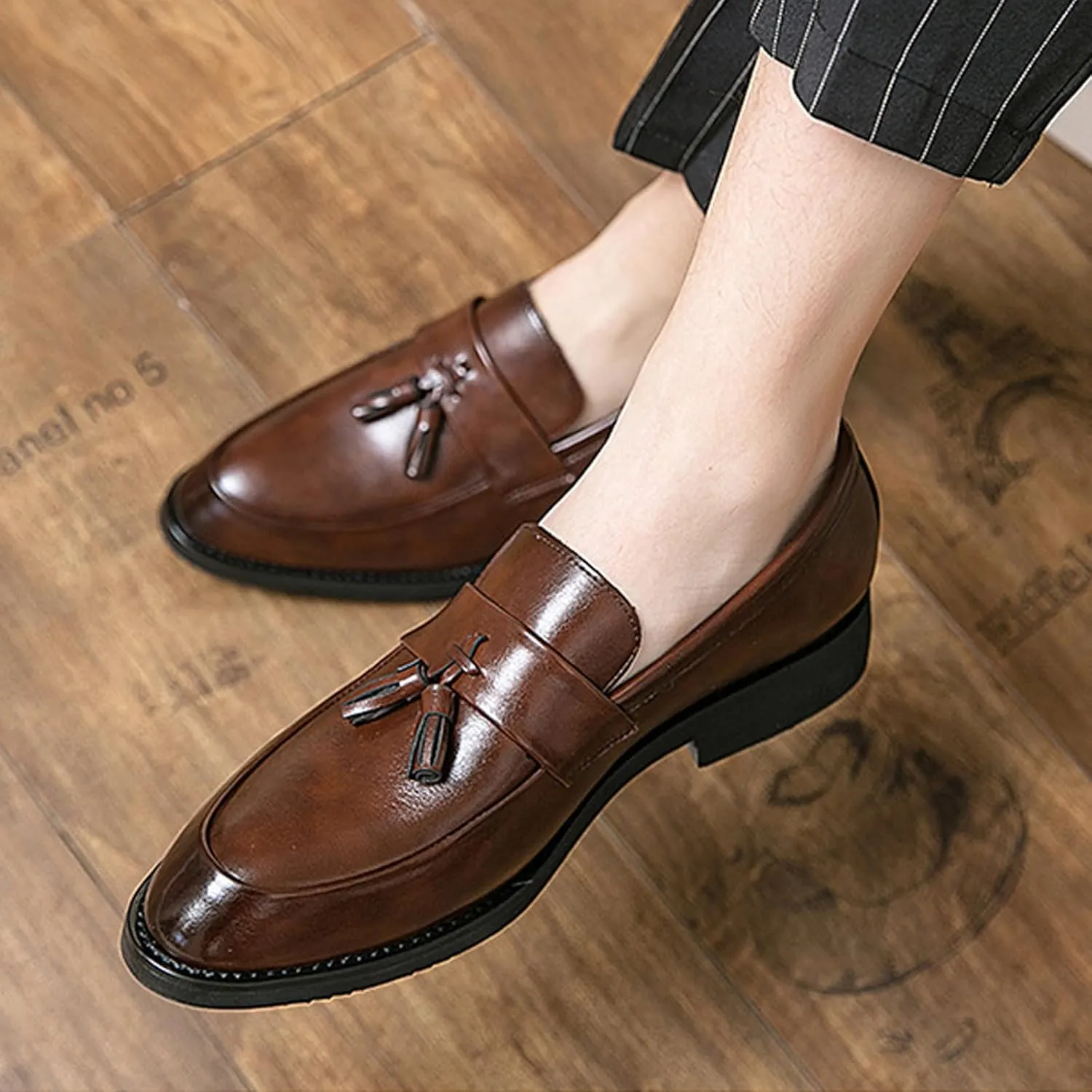 NELSBREXMen'S Leather Chunky Heel Dress Loafers Retro Pointed Tassel Breathable Non-Slip Slip-On Business Wedding Formal Shoes