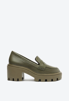 Viola Tractor Leather Flat Comfortable Design