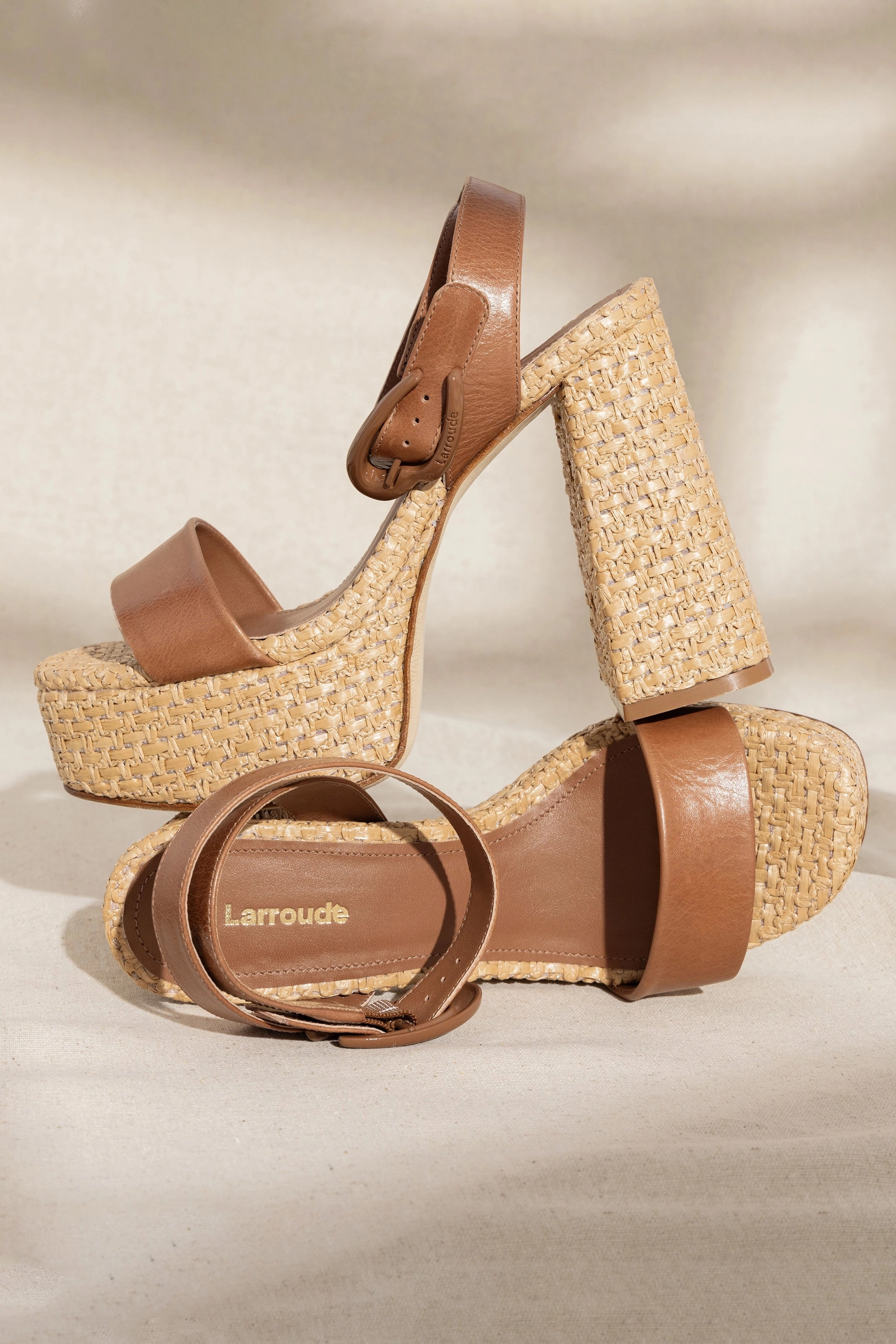 Oxygenated Dolly Verona Sandal In Caramel Leather and Natural Raffia Stylish Walking Shoes
