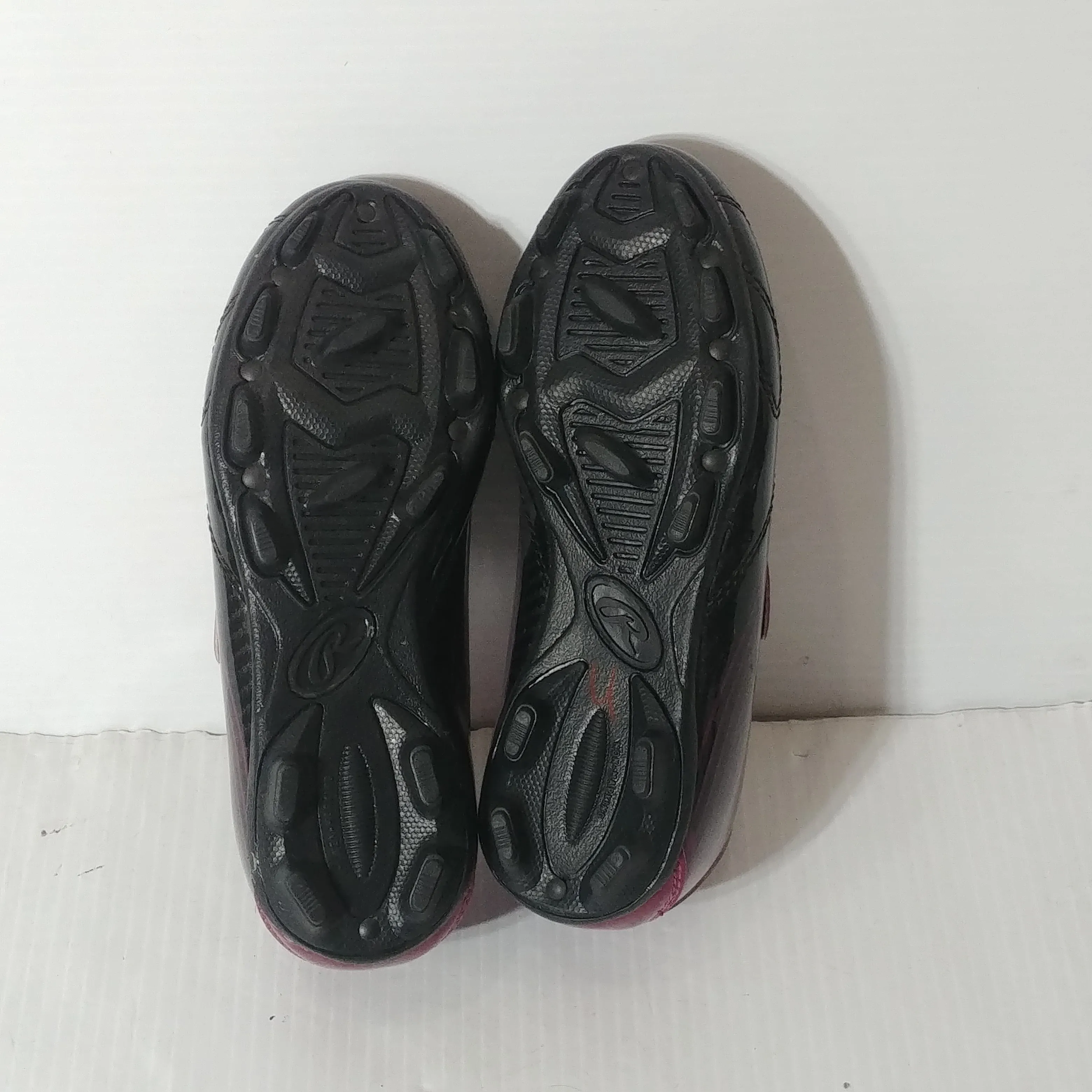 Rawlings Girls Soccer Cleats - Size 2 - Pre-owned - E4RU5B