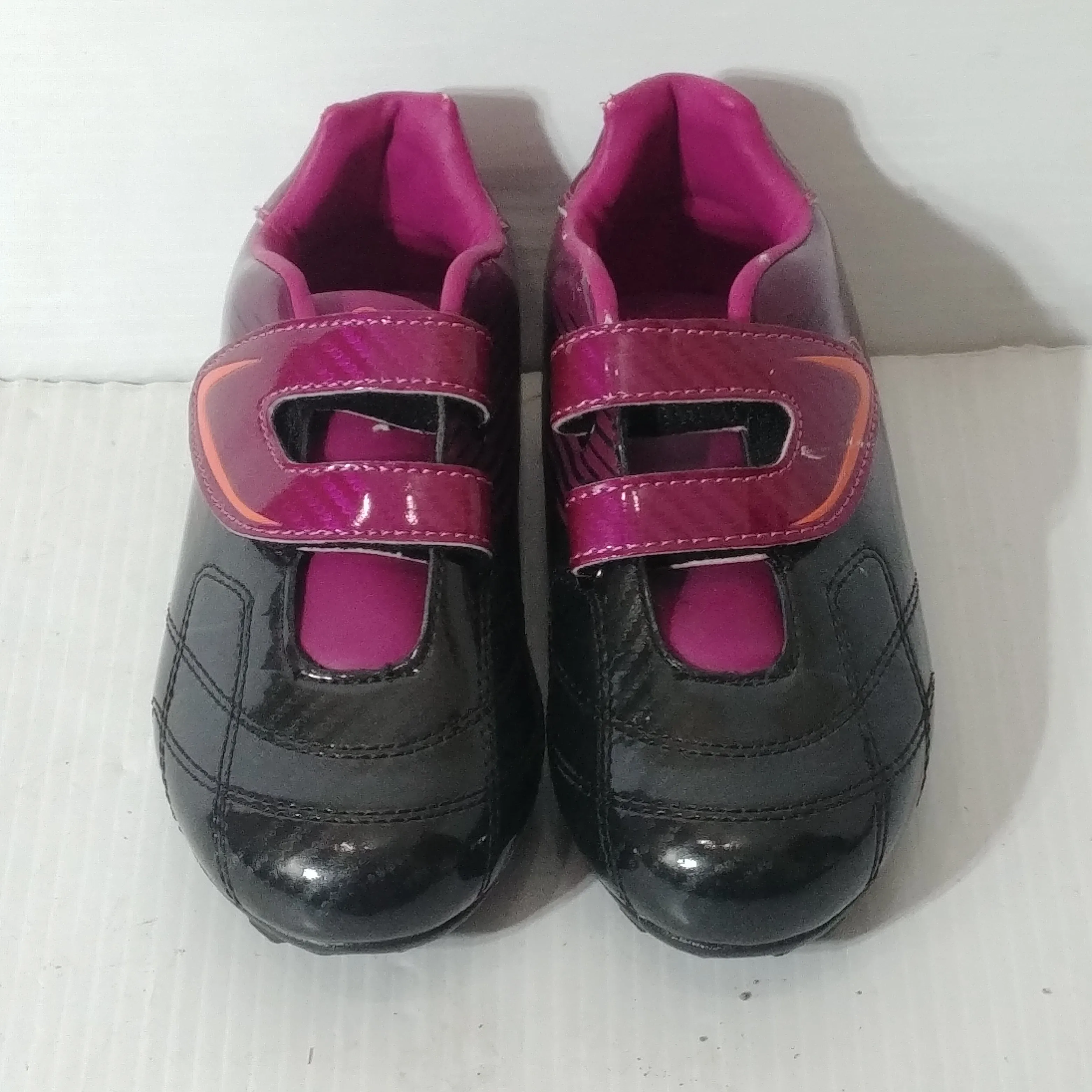 Rawlings Girls Soccer Cleats - Size 2 - Pre-owned - E4RU5B