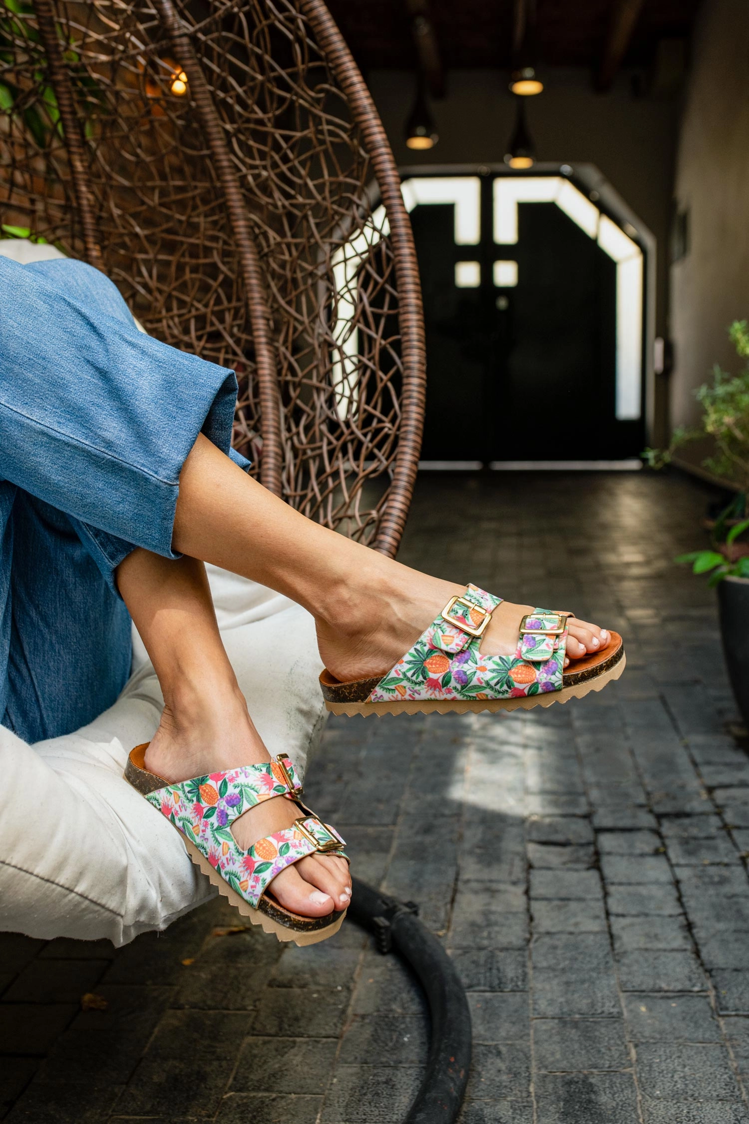 Abacaxi Buckle Sandal Summer Vibes