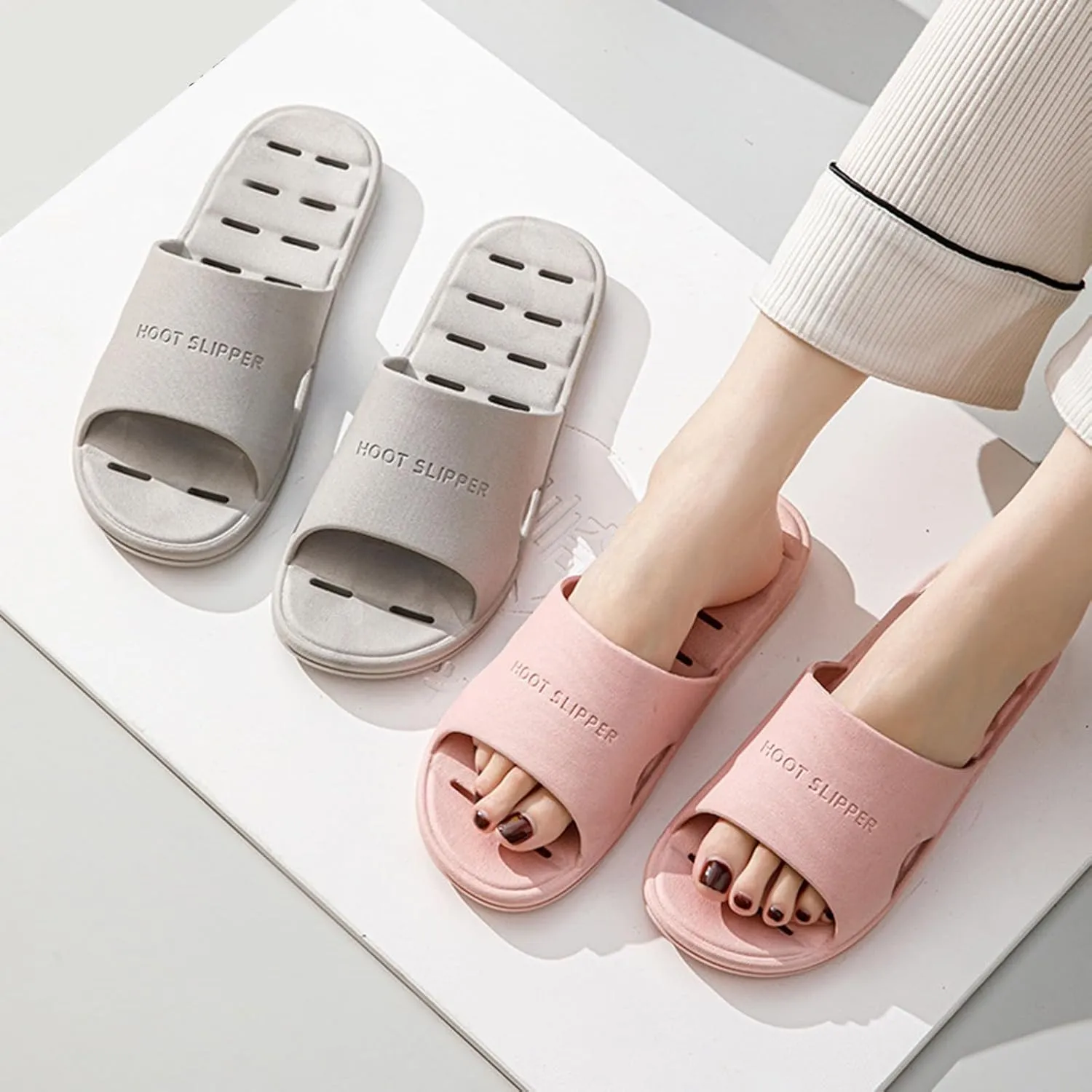 Slides with Drain Holes Lightweight Beach Sandals Unisex Indoor Slippers Slip Bath Slippers Soft Sole Quick Drying