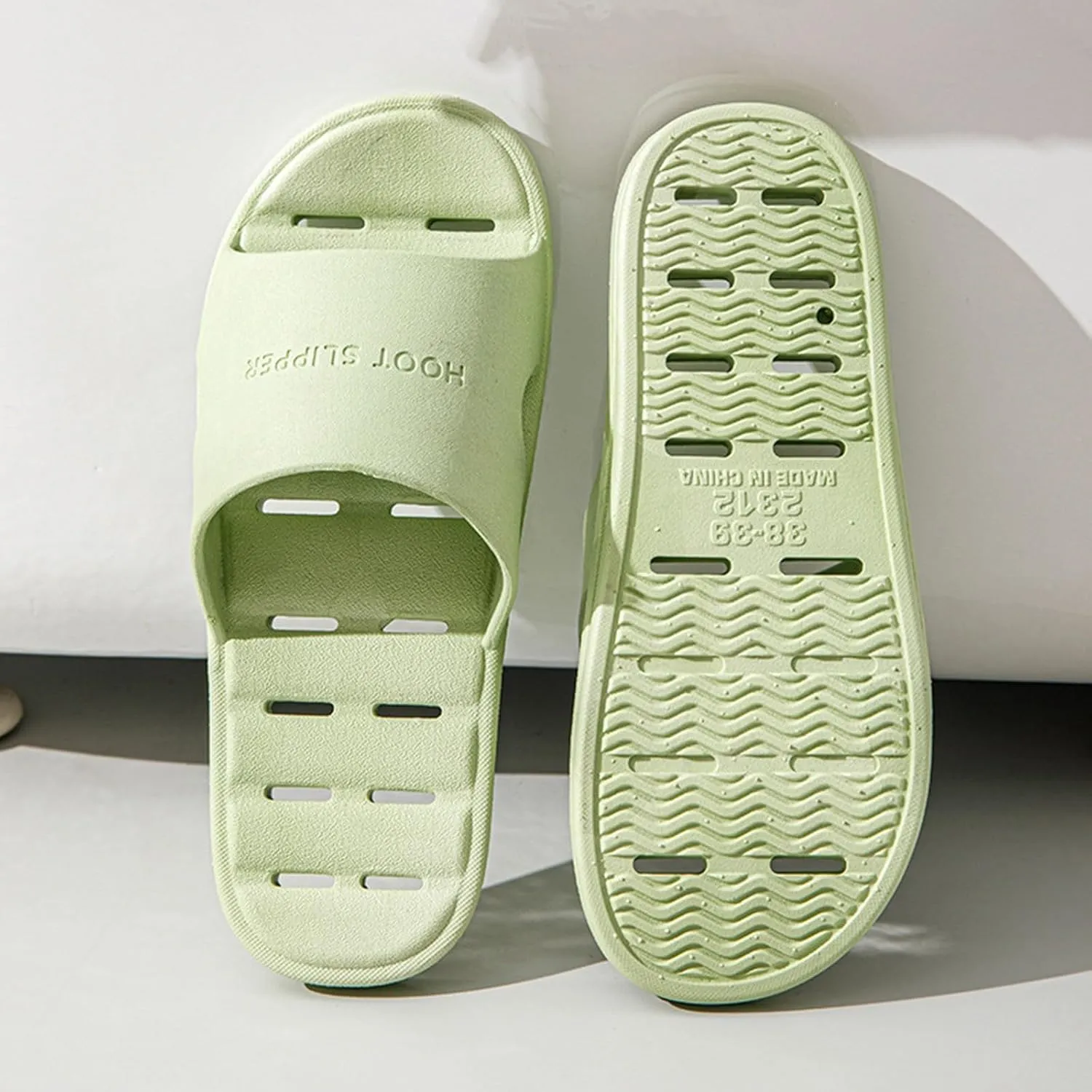 Slides with Drain Holes Lightweight Beach Sandals Unisex Indoor Slippers Slip Bath Slippers Soft Sole Quick Drying