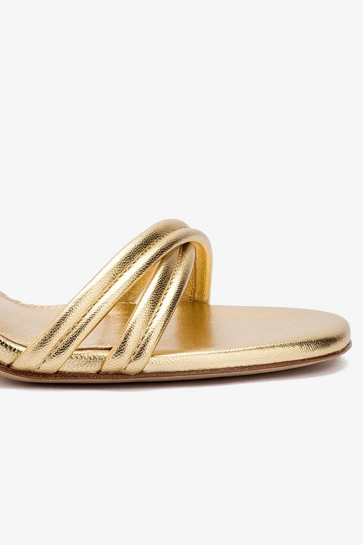 Smooth Texture Annie Sandal In Gold Metallic Leather Weekend Fit Chic Sandals for Every Day