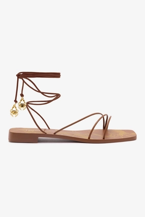 Sun View Ceremony Look Nadia Flat Sandal In Caramel Leather