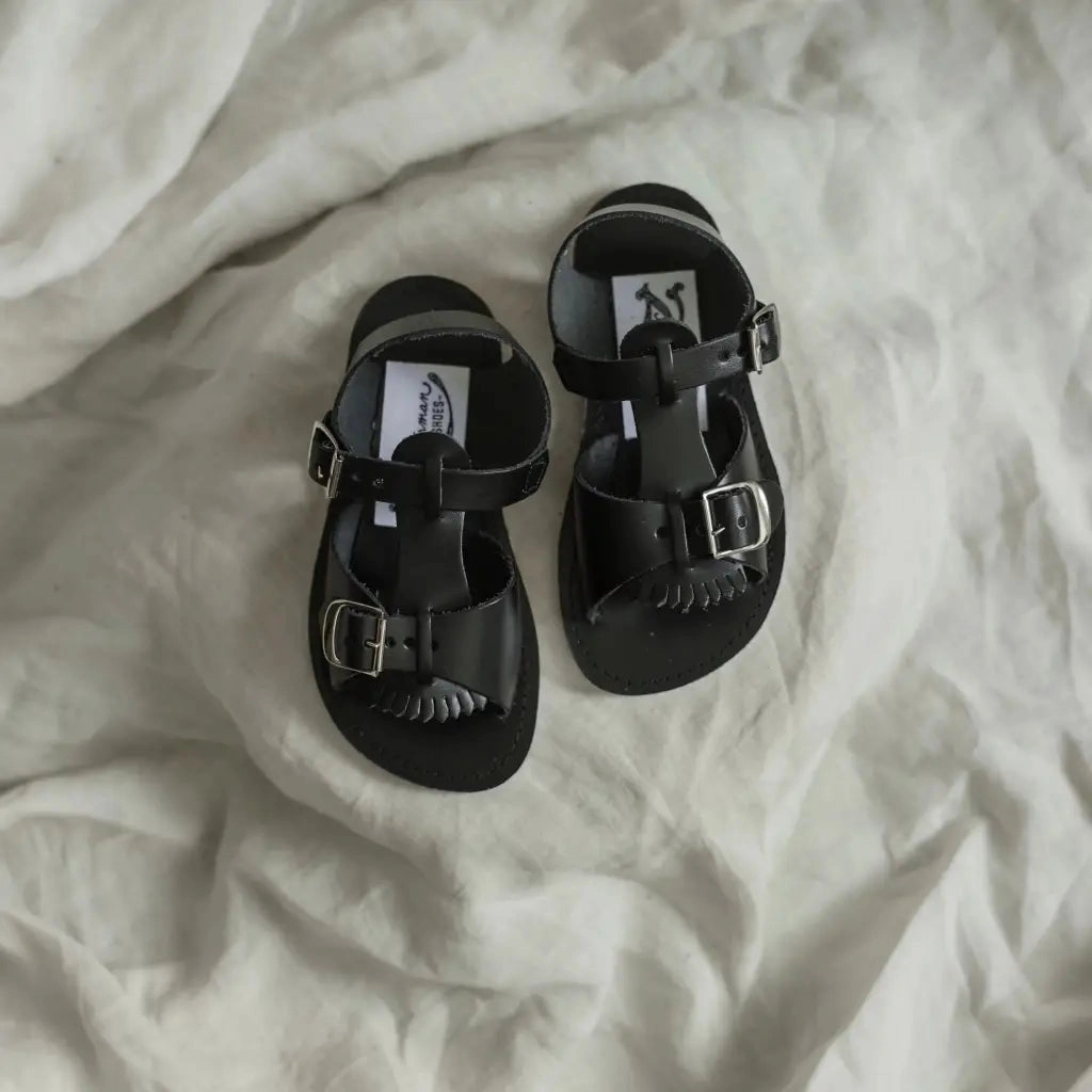 Stevie Sandal - Black Arch support feature Simple Entry