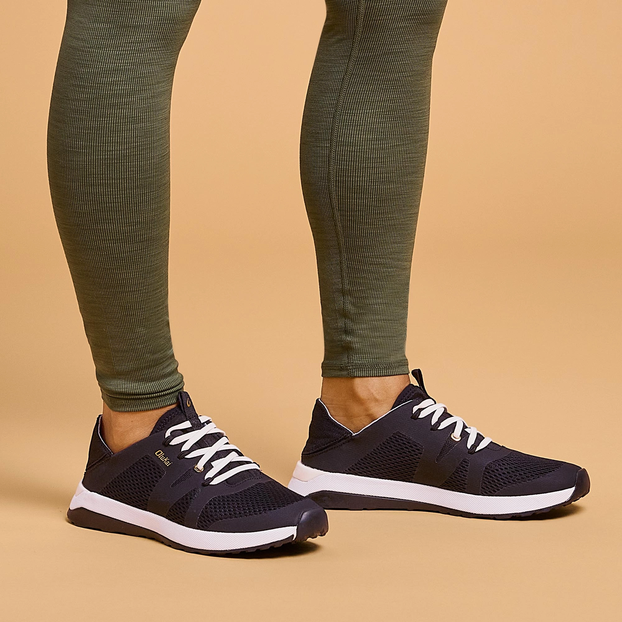 Huia - Black Quick Slip Travel Quick Walk Slip