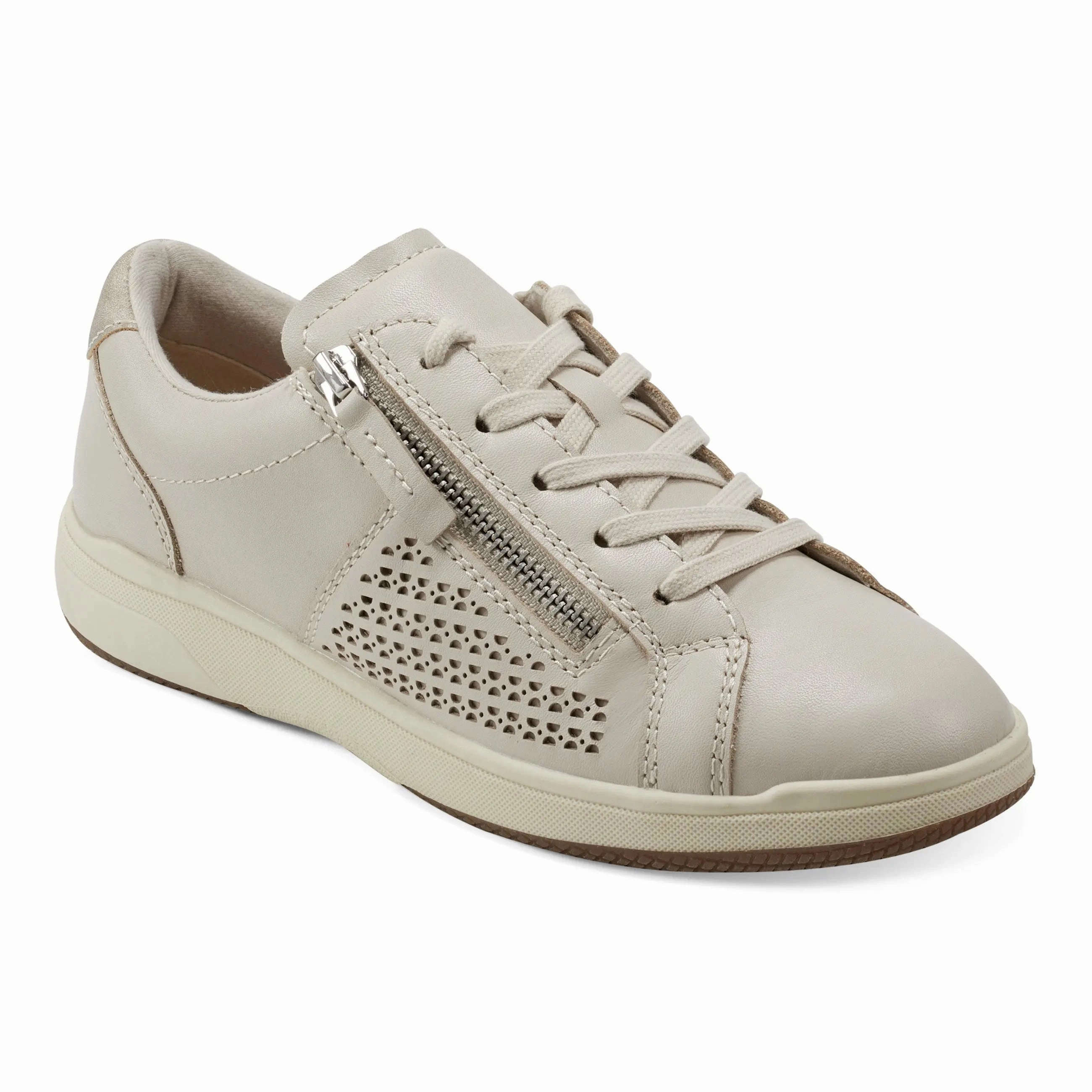 Netta Round Toe Casual Lace-up Sneakers Weekend Fair