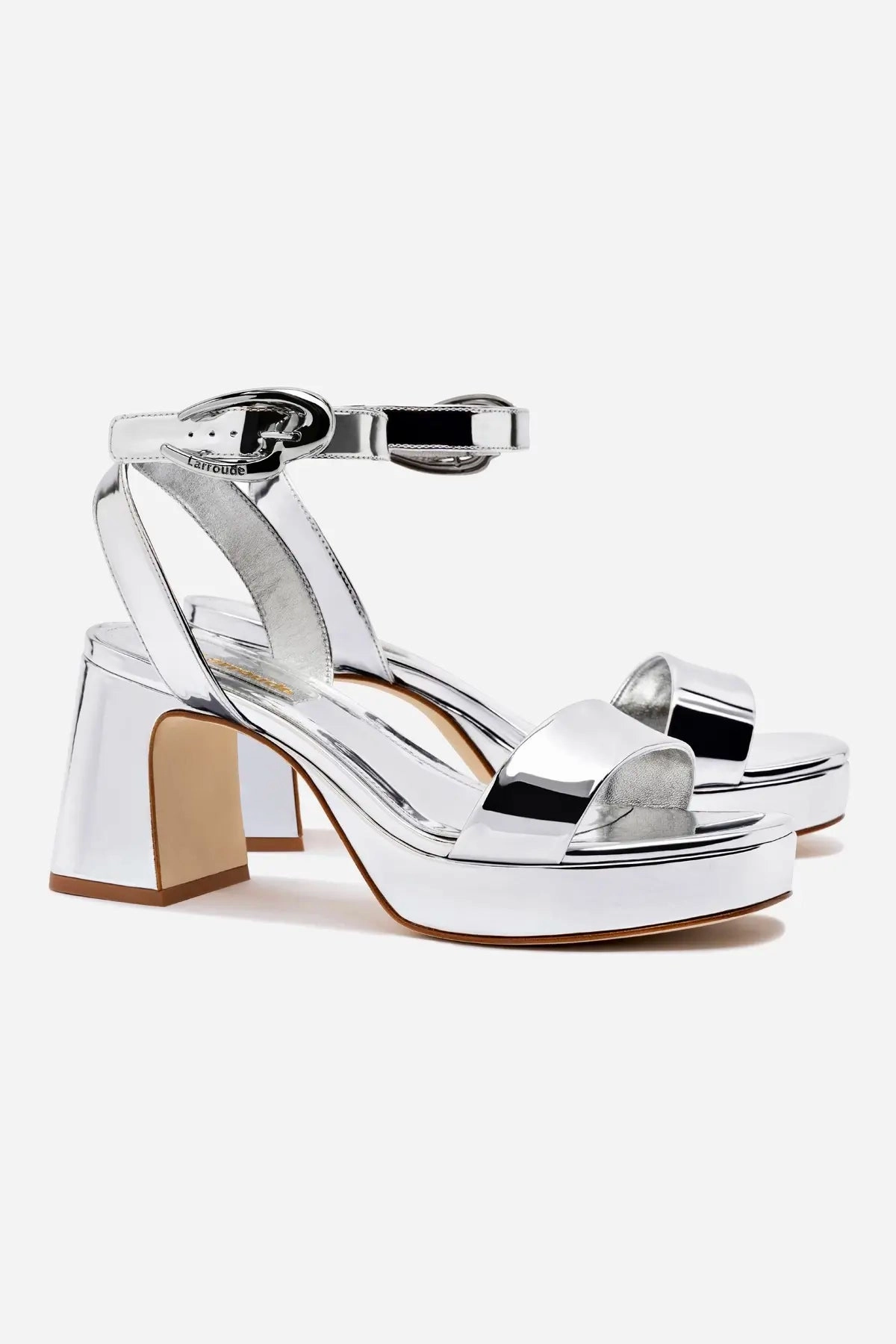 Seamless Heel Cushioning Beach Footwear Wide Footbed Option Dolly Verona Low Sandal In Silver Specchio