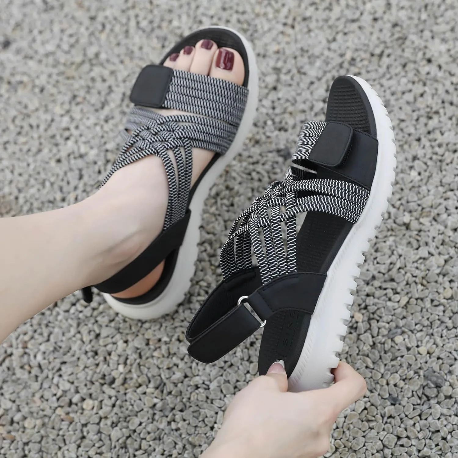 Women Comfortable Walking Sandals with Adjustable Strap Non Slip Sports Summer Beach Outdoor Flat Sandals