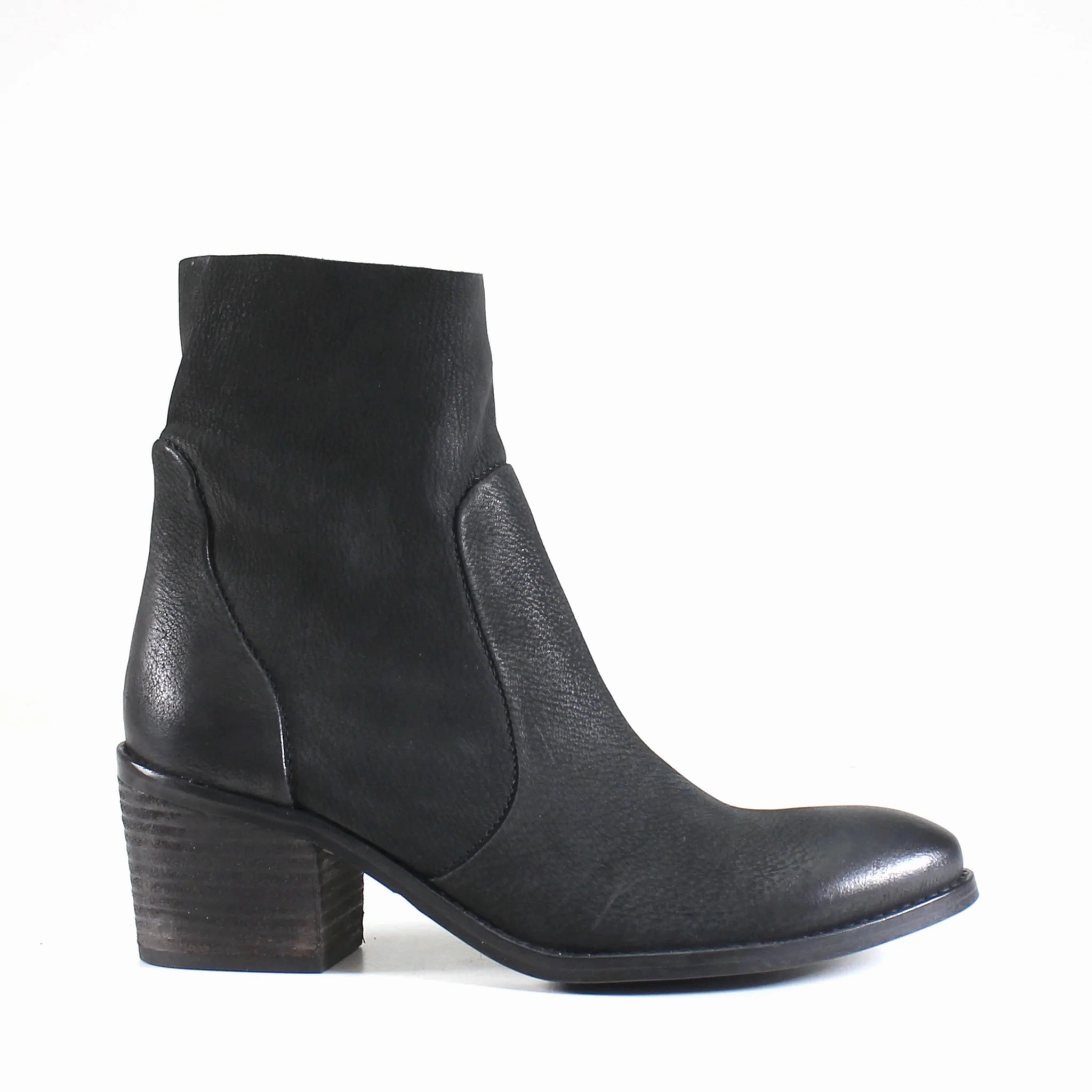 WOMEN'S MAJES TIC Mud Resistant All Day Wear