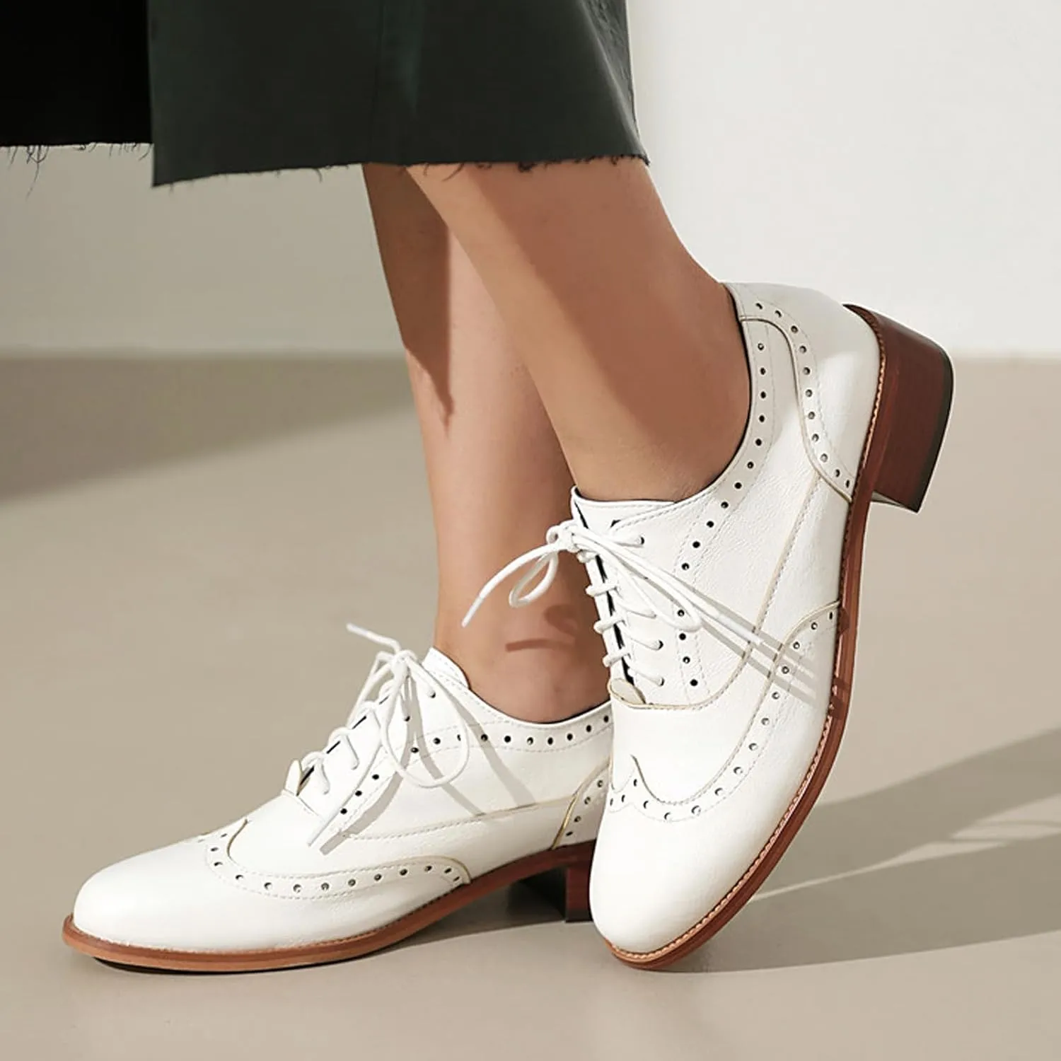 Women's Leather Wingtip Chunky Heel Oxford Shoes Retro Pointed Block Heel Non-Slip Lace-Up Business Work Brogue Dress Shoes