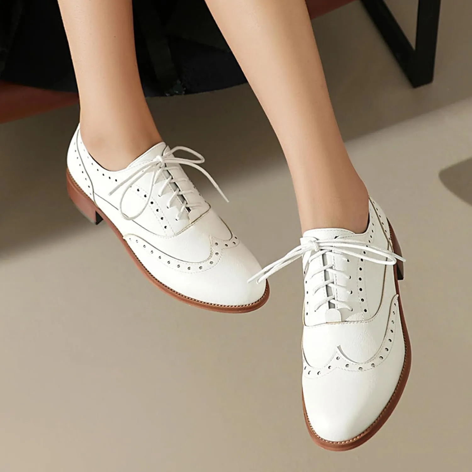 Women's Leather Wingtip Chunky Heel Oxford Shoes Retro Pointed Block Heel Non-Slip Lace-Up Business Work Brogue Dress Shoes