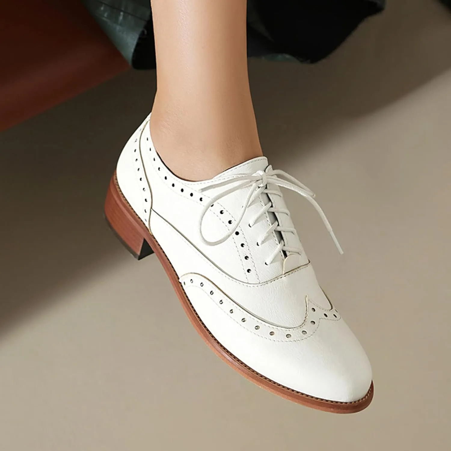Women's Leather Wingtip Chunky Heel Oxford Shoes Retro Pointed Block Heel Non-Slip Lace-Up Business Work Brogue Dress Shoes