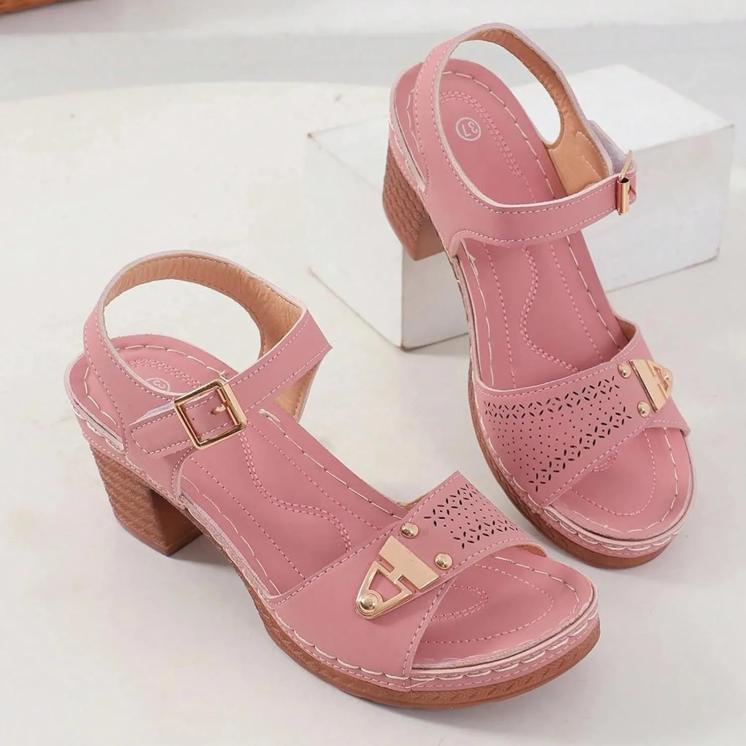 Women's Summer Casual Sandals 2025 Solid Color Comfort Chunky Block Sandals Summer Open Toe Low Heel Shoes Soft Cushion Womens Shoes with Adjustable Strappy Beach Vacation Walking Slippers