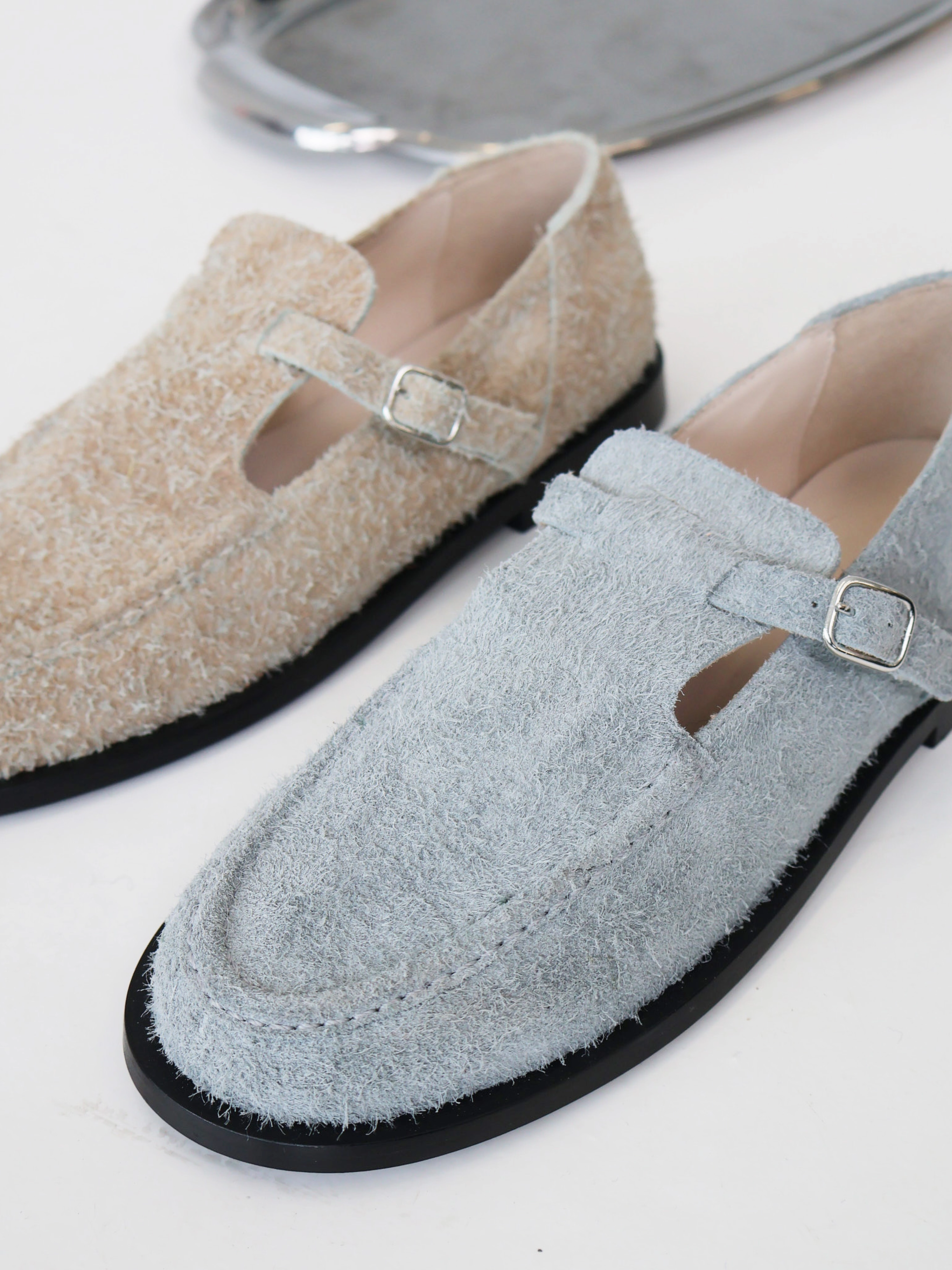 Zafra Sand Flat Chic Minimalist Design